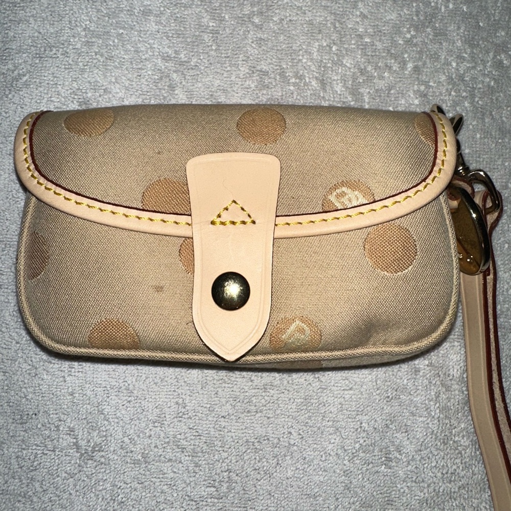 Vintage Dooney& Bourke little Beige Polka Dot Wristlet.